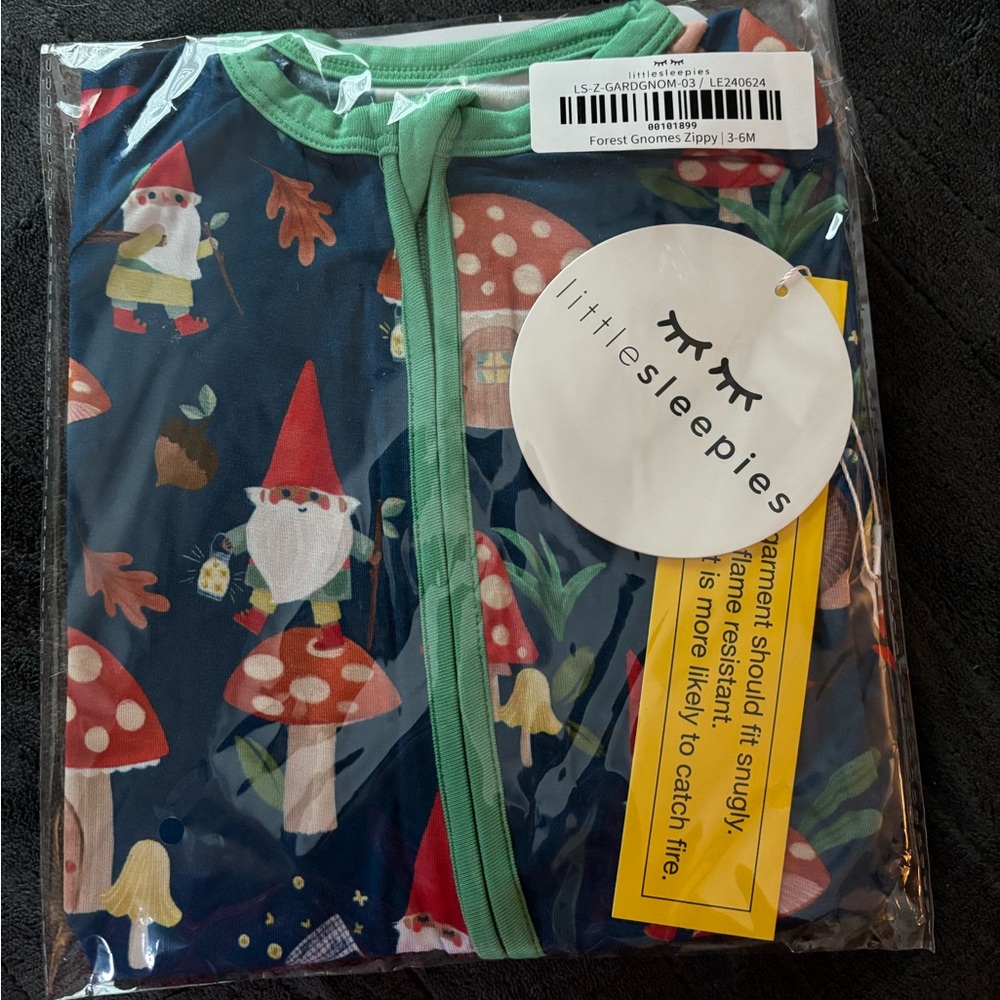 LITTLE SLEEPIES!!! FOREST KNOMES ZIPPY SIZE 3-6